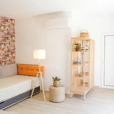 Center - Beautiful Modern House With Balcony Apartment *