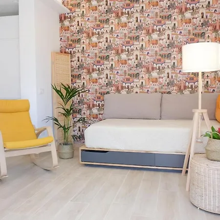 Center - Beautiful Modern House With Balcony Apartment *