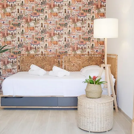 Apartment Center - Beautiful Modern House With Balcony